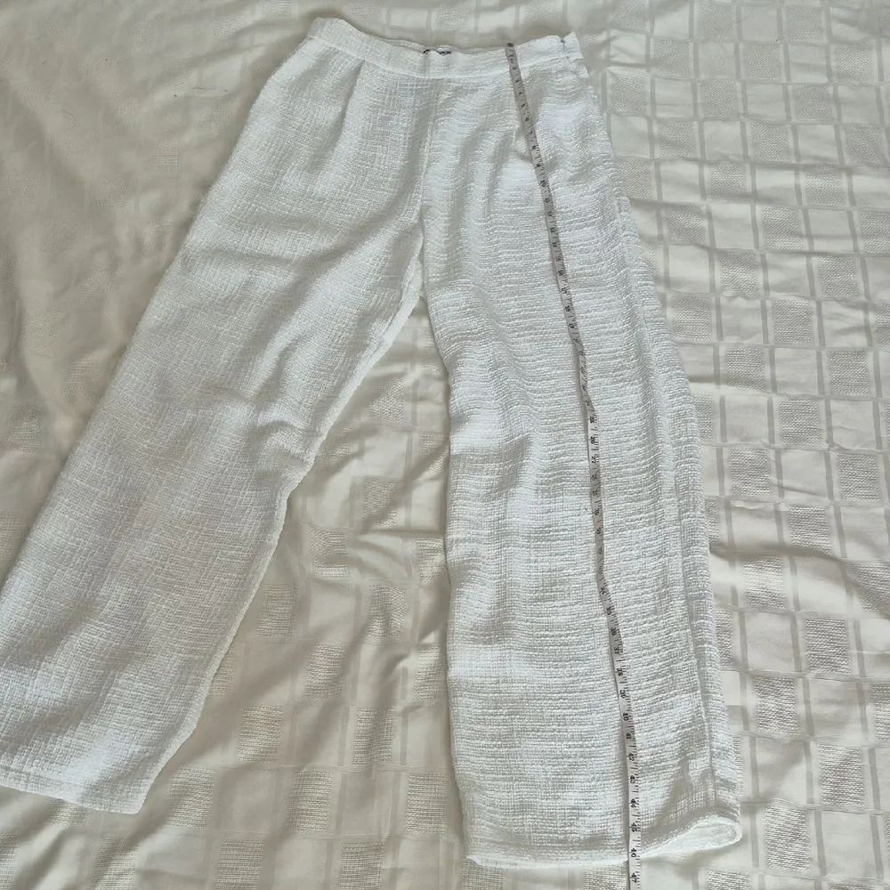 Showpo White Textured Two-Piece Set - Picture 15 of 16